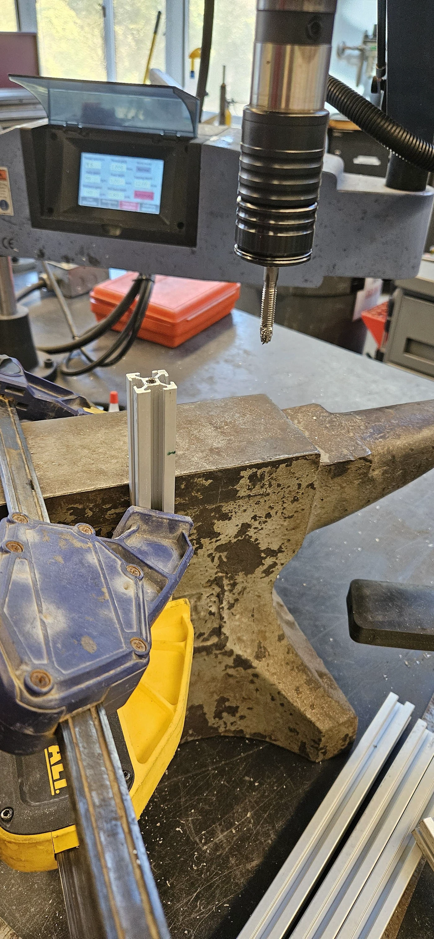 06 Tapping Extrusion Ends